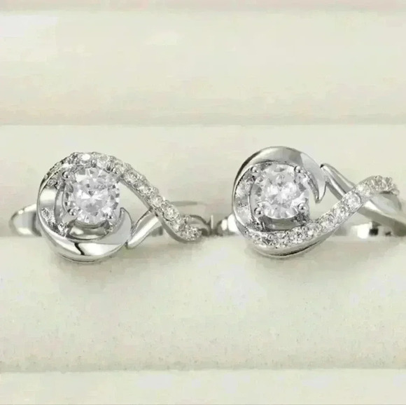 Silver earring with Zirconia Stones - Picture 1 of 4